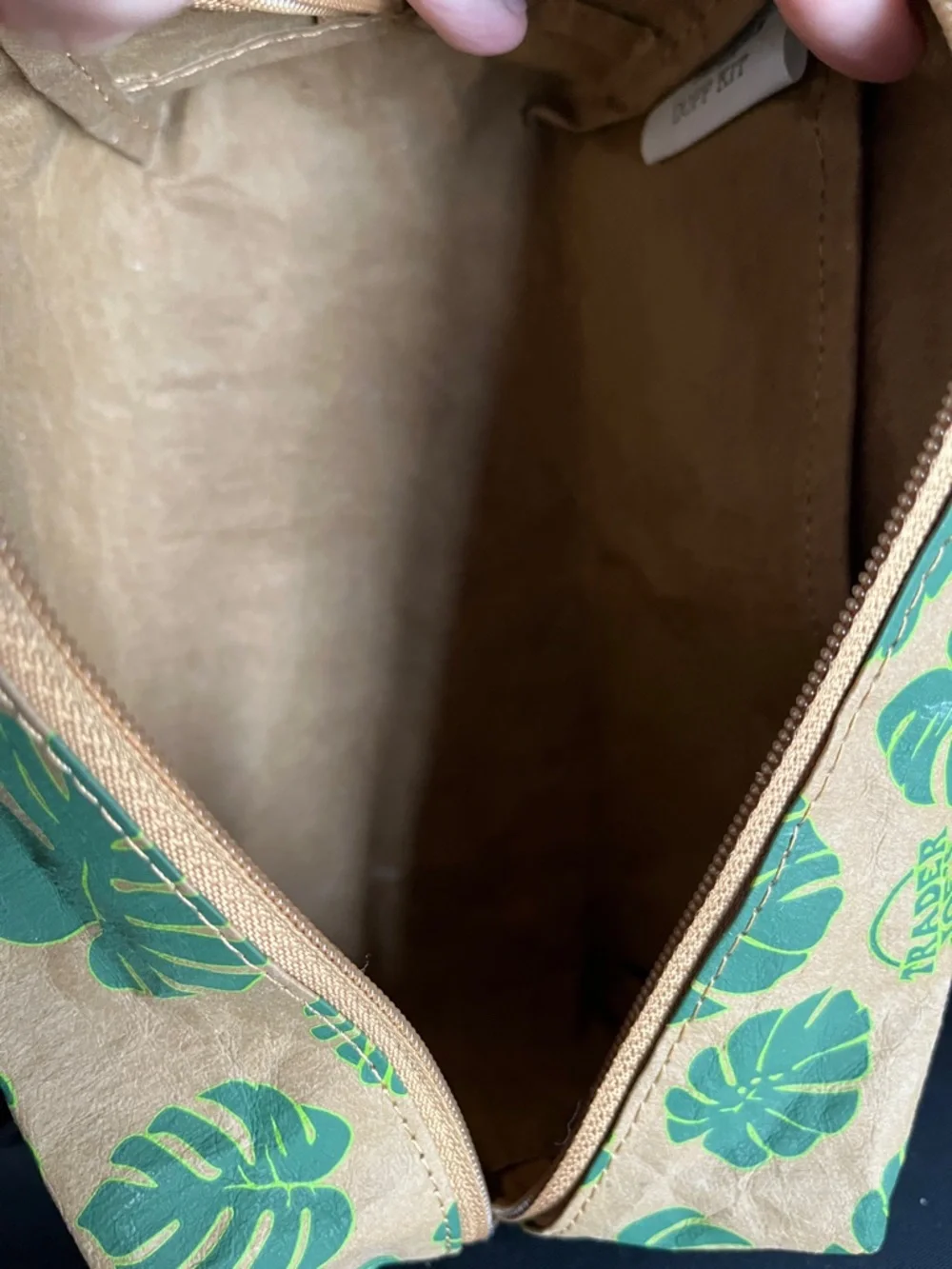 Trader Joe's Monstera Leaf Pouch Dopp Kit Toiletry Bag